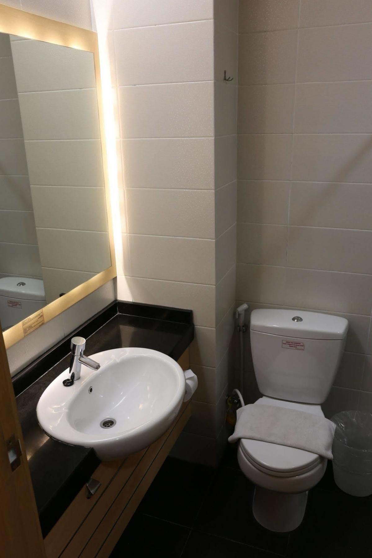 Citihub Hotel @ Pecindilan 수라바야 외부 사진