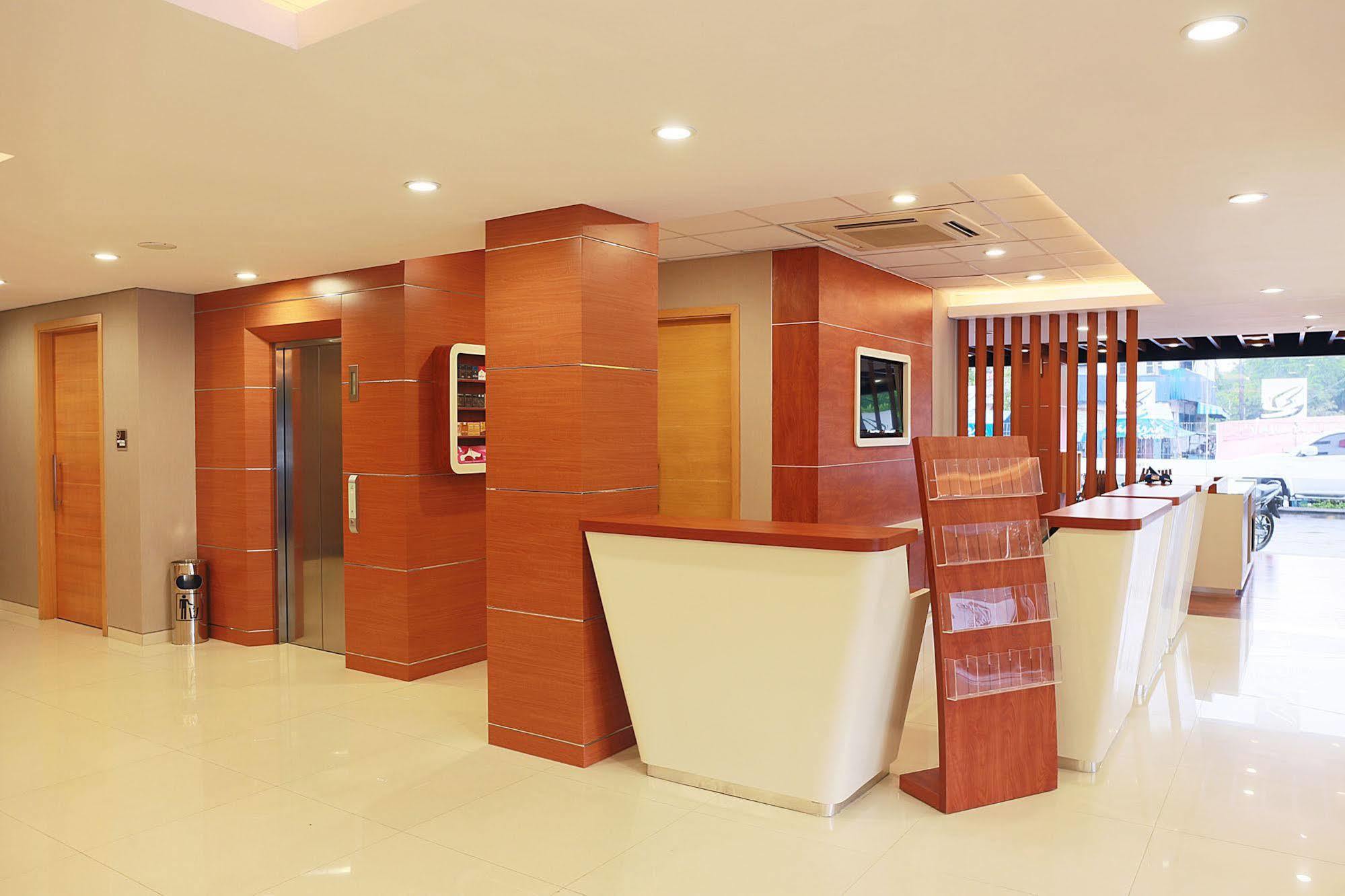 Citihub Hotel @ Pecindilan 수라바야 외부 사진