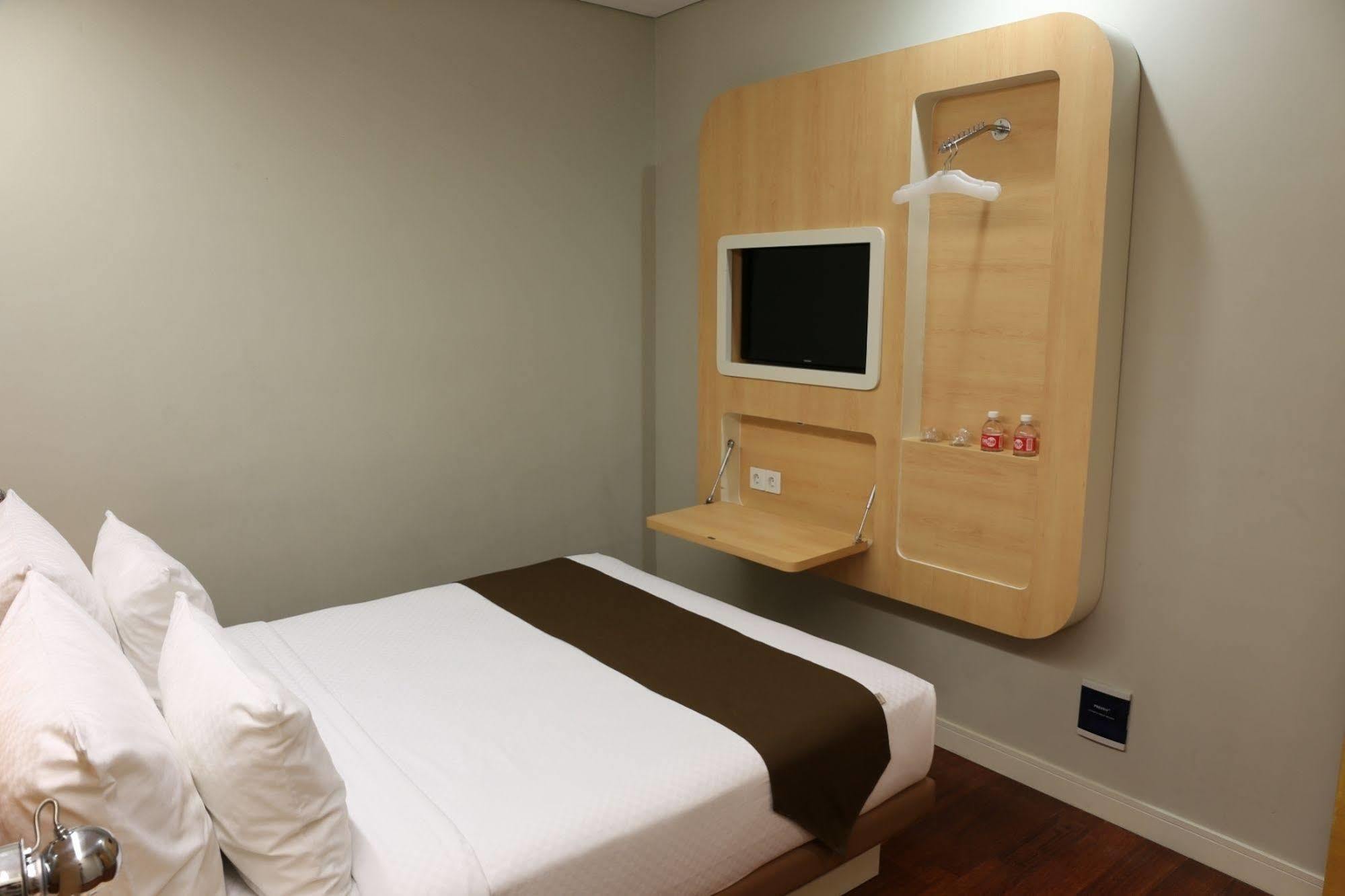 Citihub Hotel @ Pecindilan 수라바야 외부 사진