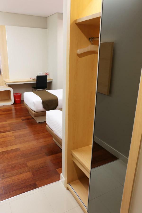 Citihub Hotel @ Pecindilan 수라바야 외부 사진