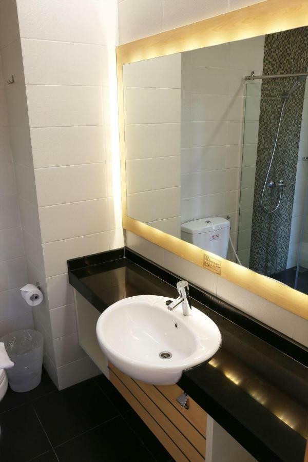 Citihub Hotel @ Pecindilan 수라바야 외부 사진