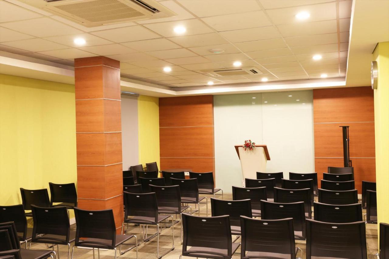 Citihub Hotel @ Pecindilan 수라바야 외부 사진