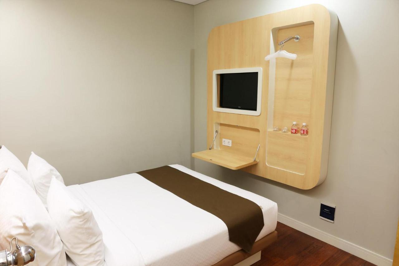 Citihub Hotel @ Pecindilan 수라바야 외부 사진